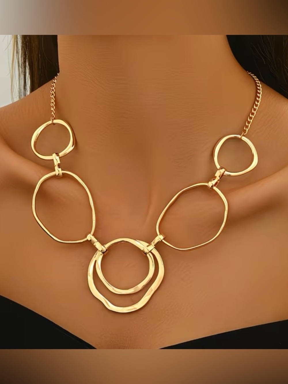 NWT Exaggerated Circular Linked Statement Necklace~ Gold